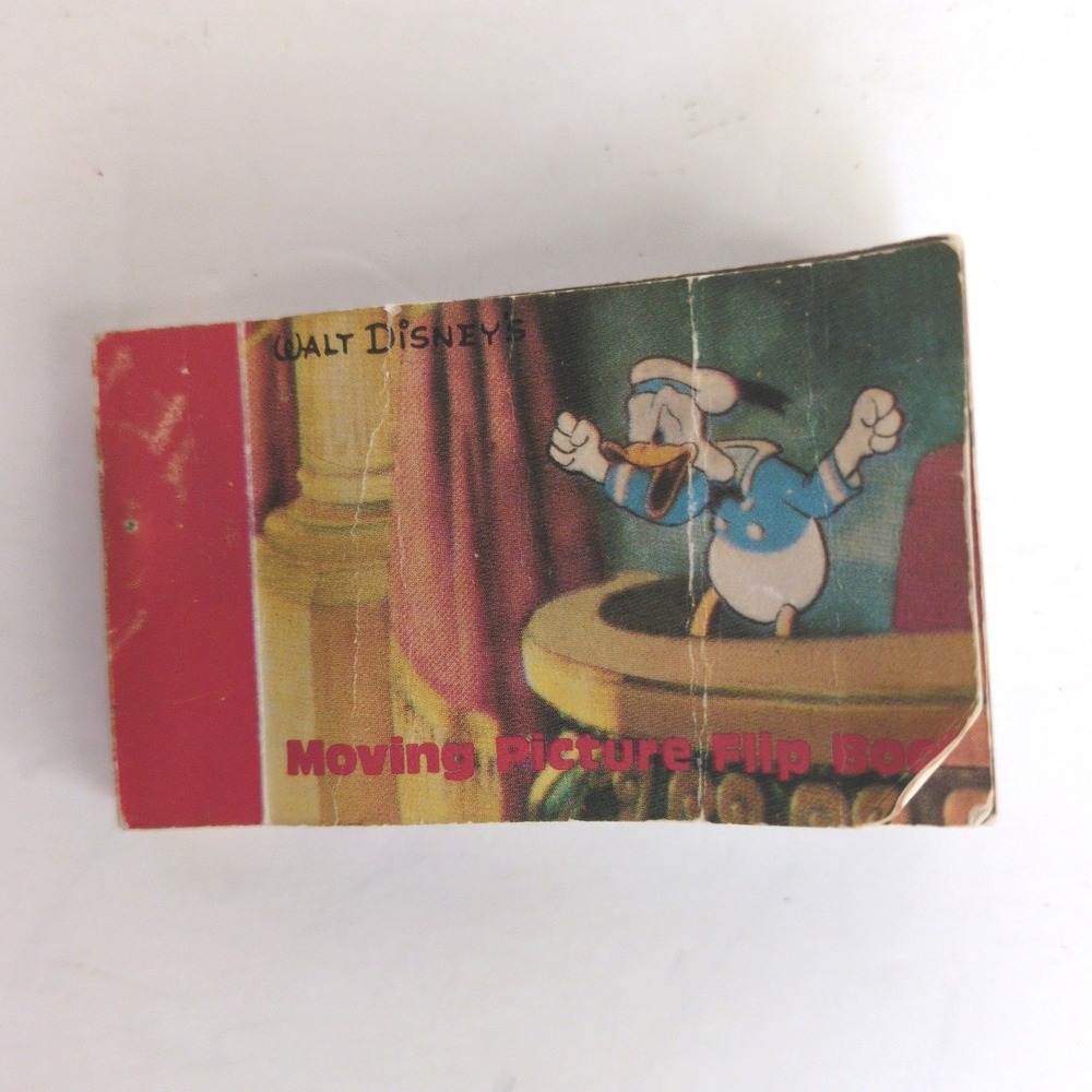 Vtg 1986 American Girl Molly's Stocking Disney Flip Book Donald Duck Mickey - Picture 1 of 4